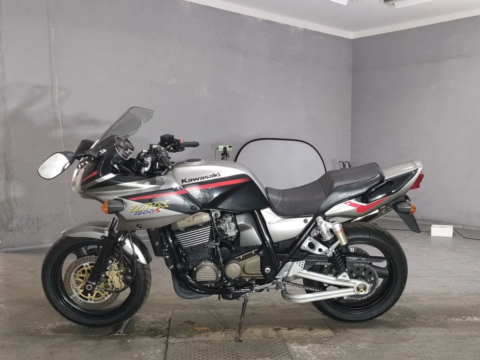 Kawasaki ZRX1200S  с аукциона в Японии