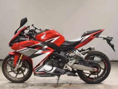 Honda CBR250RR-2