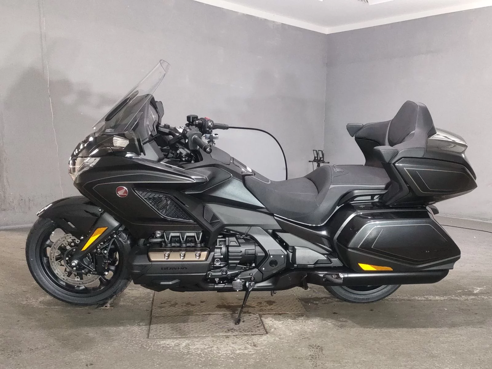 Honda GL1800 TOUR DCT  с аукциона в Японии