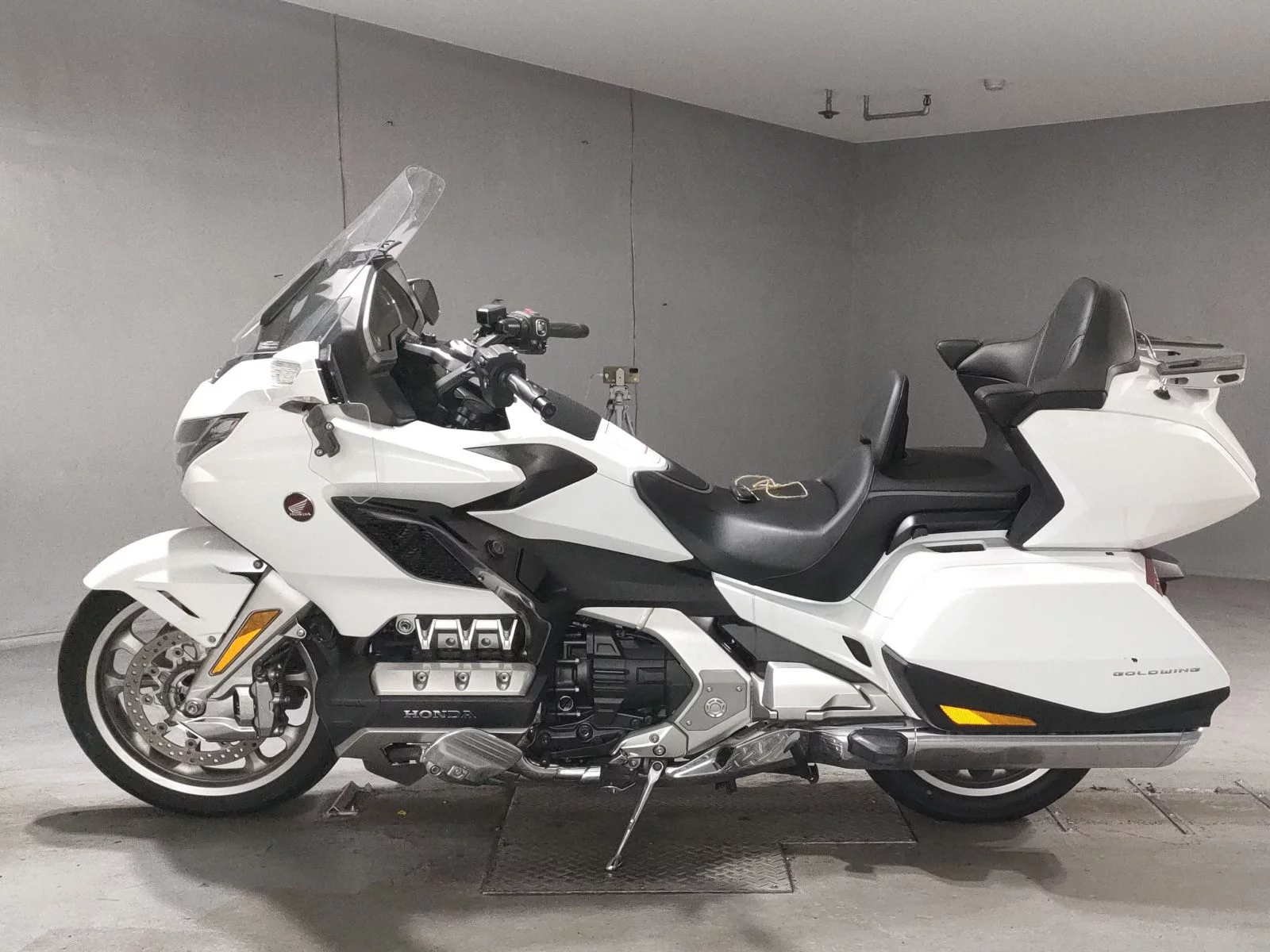 Honda GL1800 TOUR DCT  с аукциона в Японии