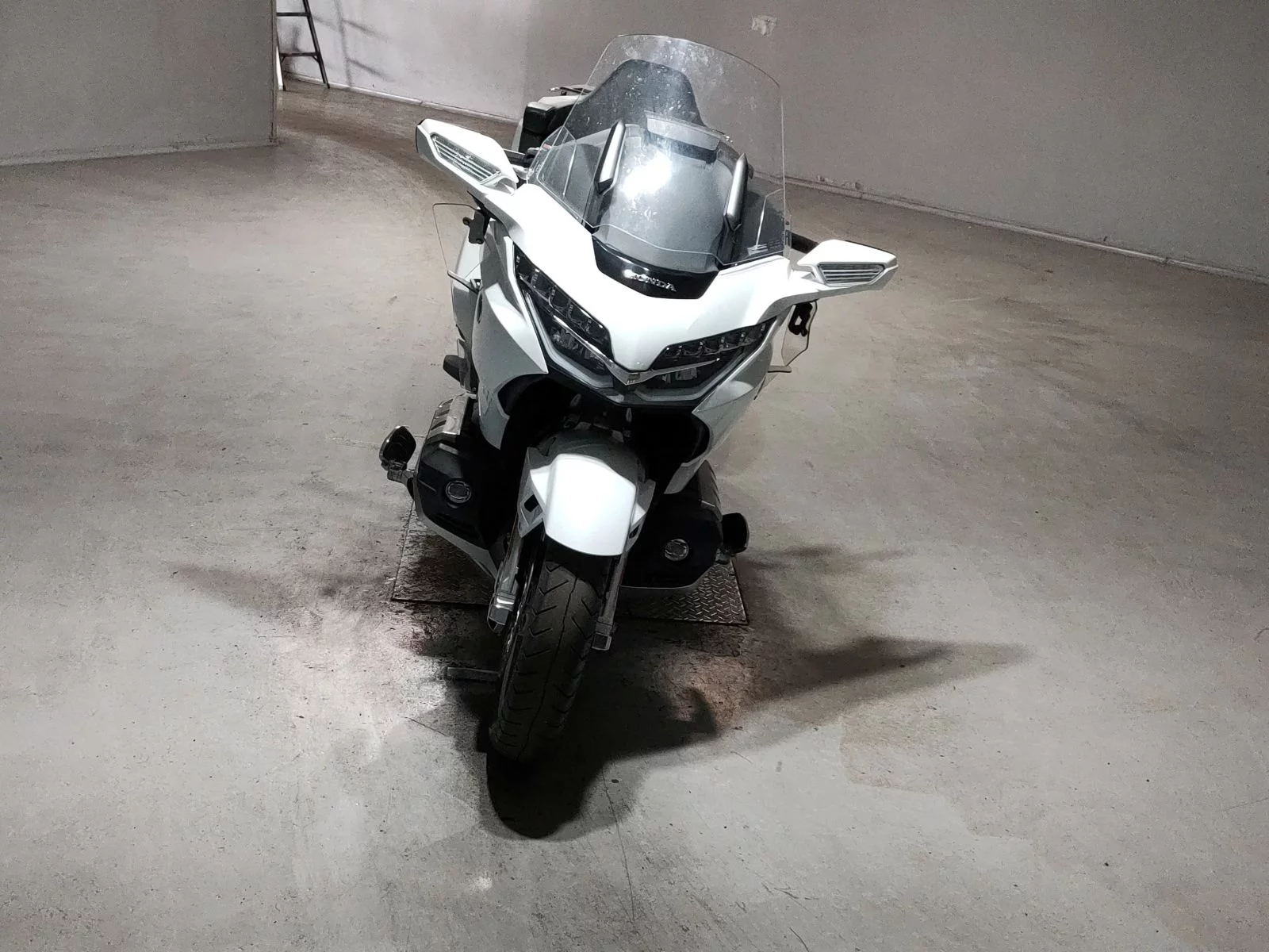 Honda GL1800 TOUR DCT  с аукциона в Японии