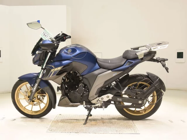 Yamaha FZS25  с аукциона в Японии