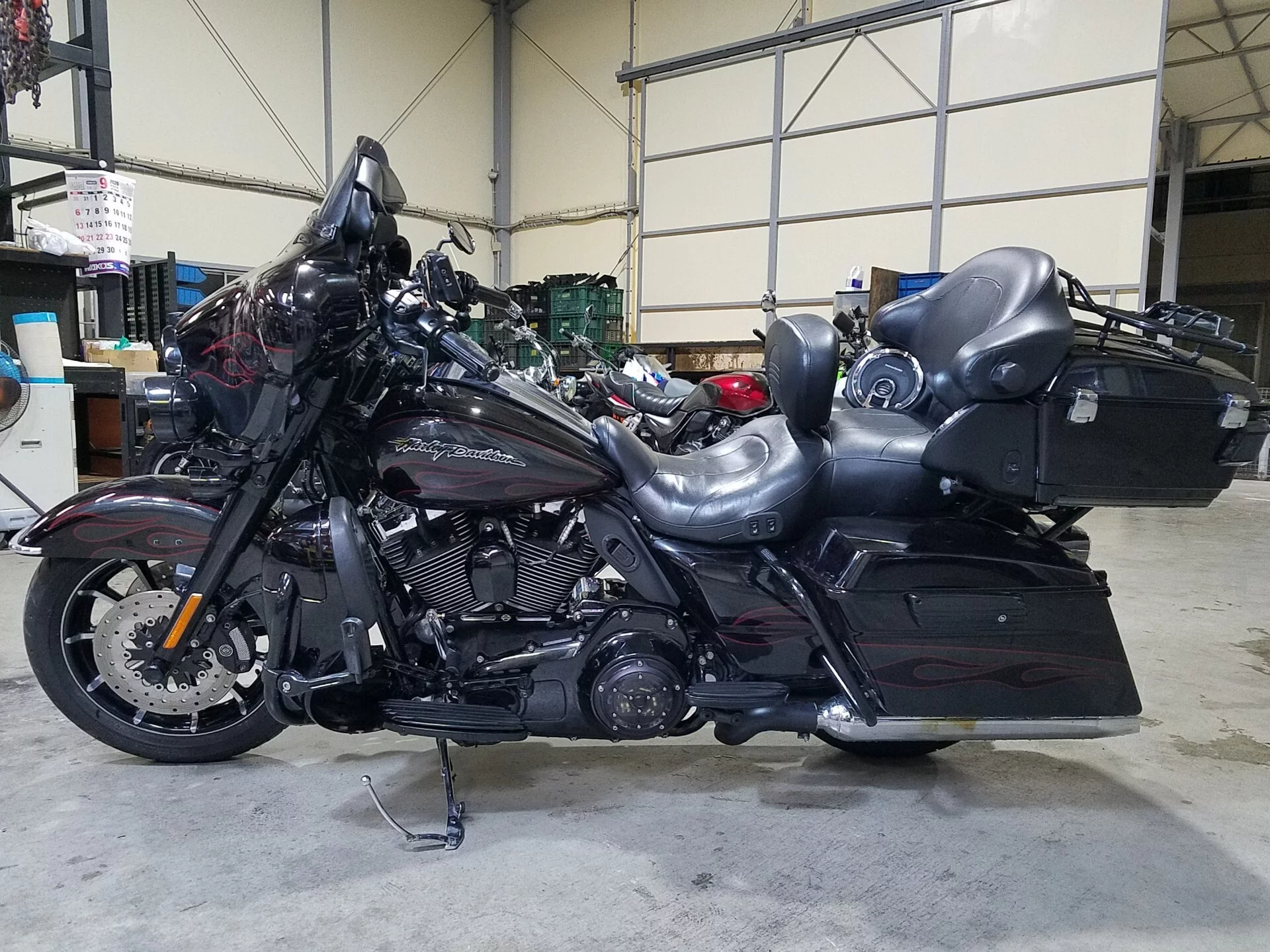 Harley-Davidson HARLEY FLHTCUSE1800CVO  с аукциона в Японии