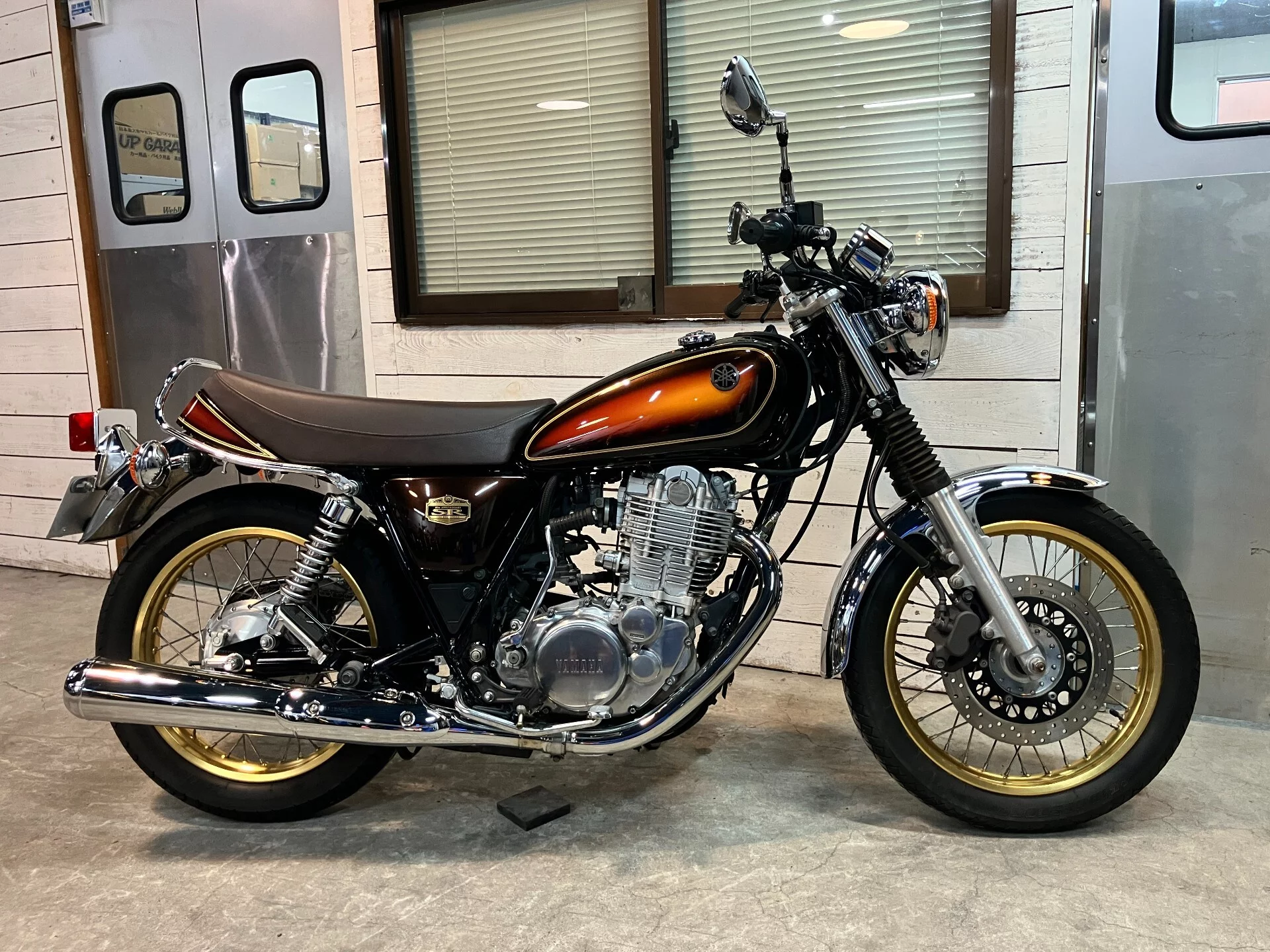 Yamaha SR400-1 2019