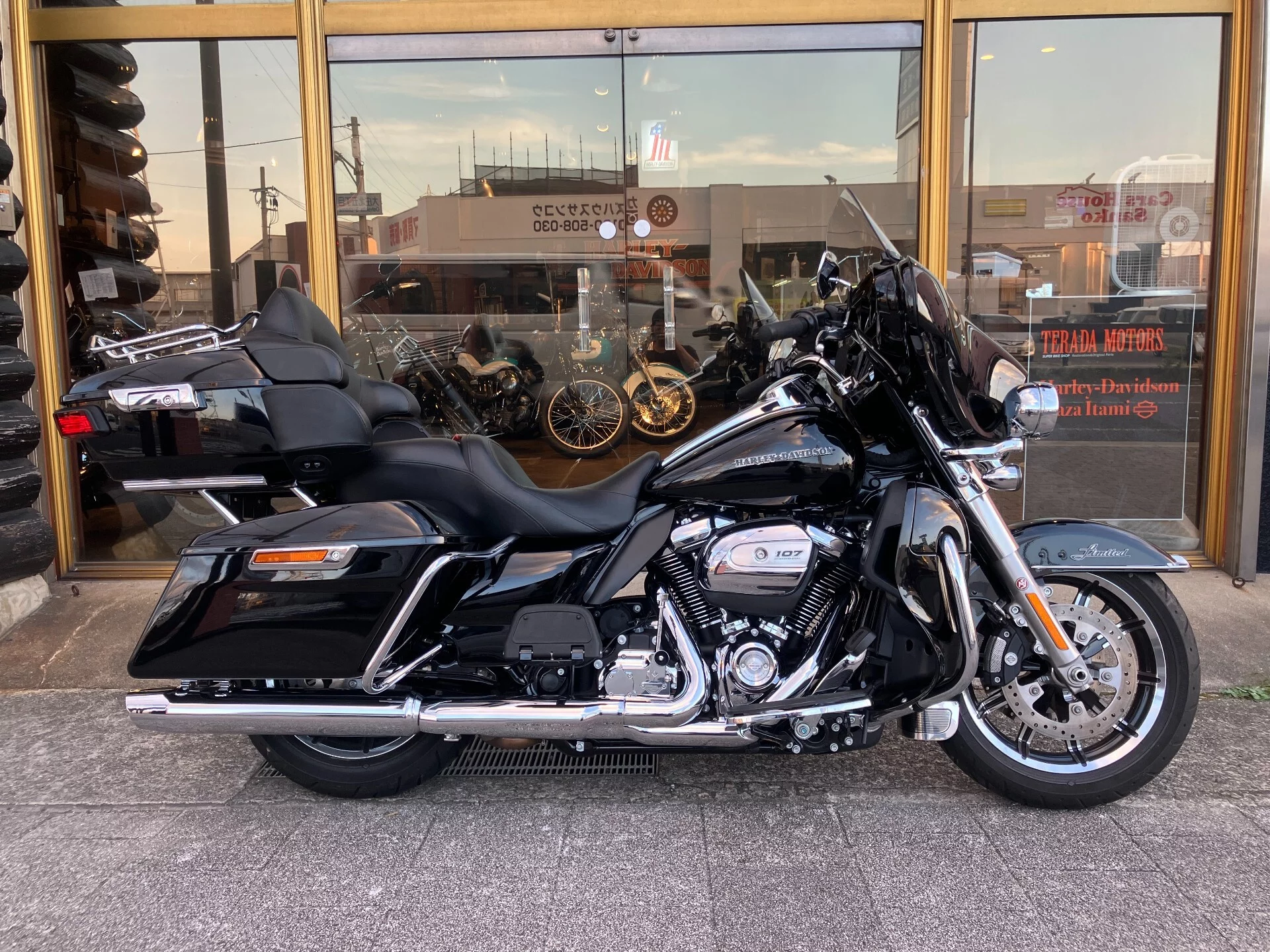 Harley-Davidson HARLEYFLHTK  с аукциона в Японии