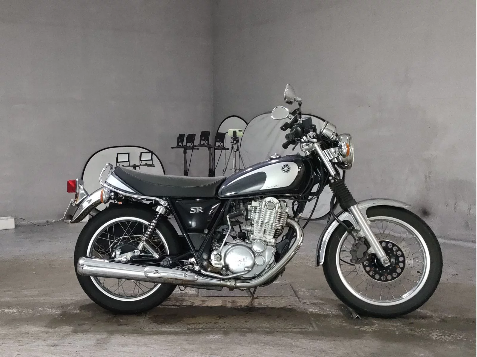 Yamaha SR400-1 2021