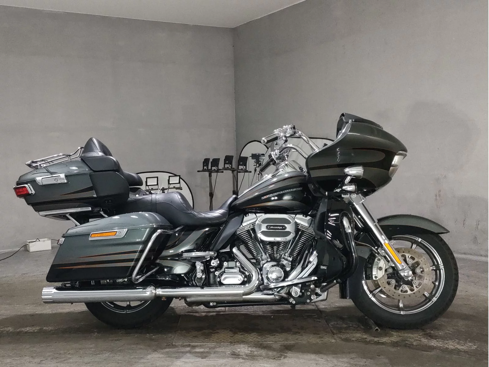 Harley-Davidson HARLEY FLTRUSE1800CVO  с аукциона в Японии