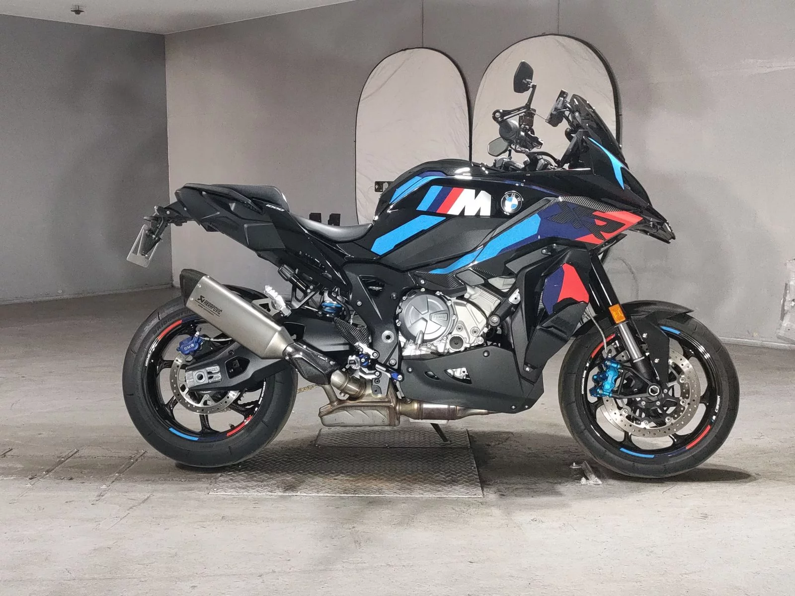 BMW BMW M1000XR  с аукциона в Японии