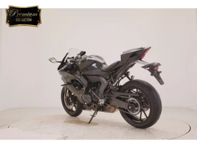 Yamaha YZF-R7-2