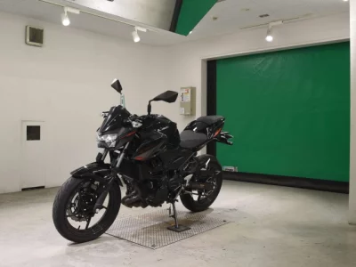 Kawasaki Z400-2