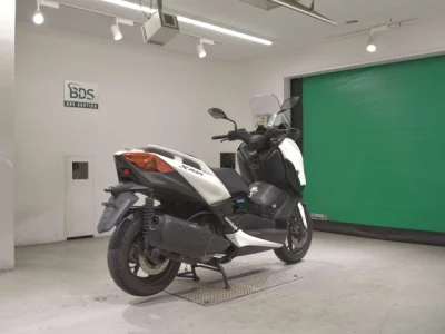 Yamaha X-MAX250-2