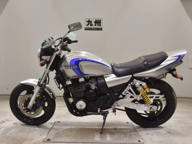 Yamaha XJR400R-3  с аукциона в Японии