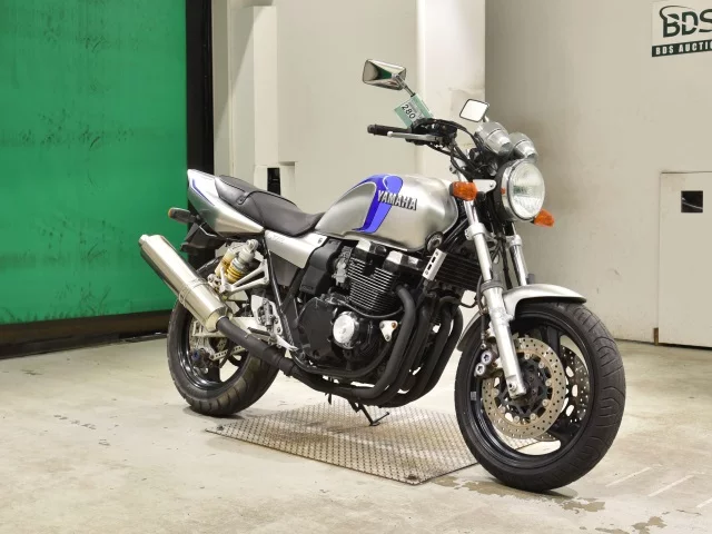 Yamaha XJR400R-3  с аукциона в Японии