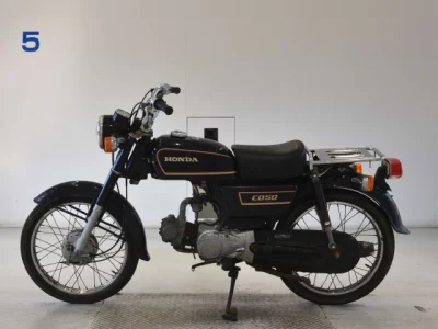 Мотоцикл из Японии Honda CD50