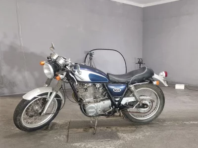 Yamaha SR400-1