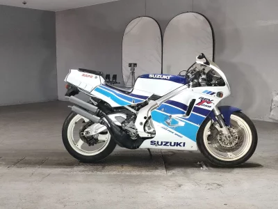 Suzuki RGV250