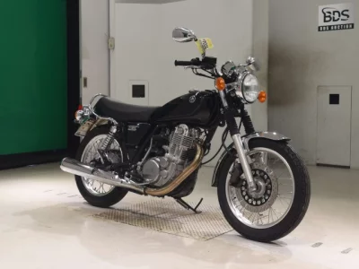 Yamaha SR400-4