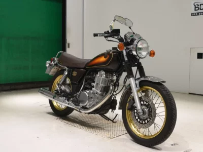 Yamaha SR400-5