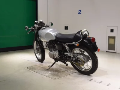 Yamaha SR400-2