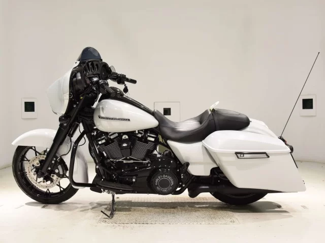 Harley-Davidson  HARLEY FLHXS1870