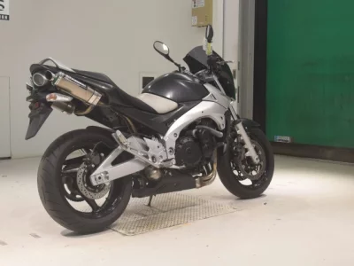 Suzuki GSR400