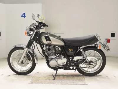 Yamaha SR400-4
