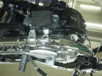 Yamaha SR400-4