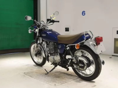 Yamaha SR400-5