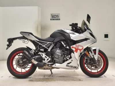 Suzuki GSX-8R