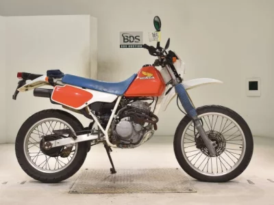 Honda XLR250R-2
