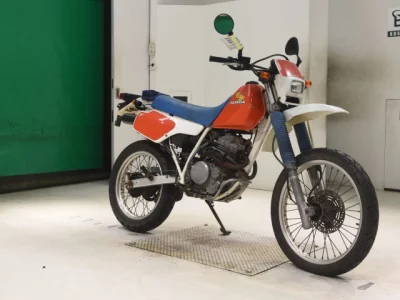 Honda XLR250R-2