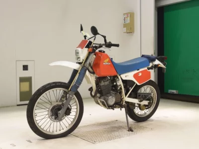 Honda XLR250R-2