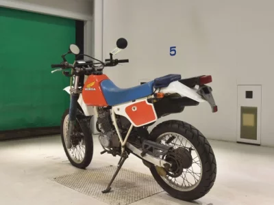Honda XLR250R-2