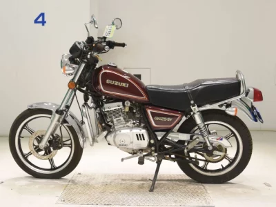 Suzuki GN125-2F