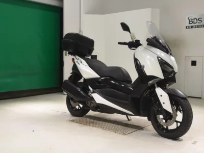 Yamaha X-MAX250-2