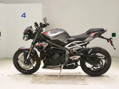 Triumph TRIUMPH  STREET  TRIPLE RS
