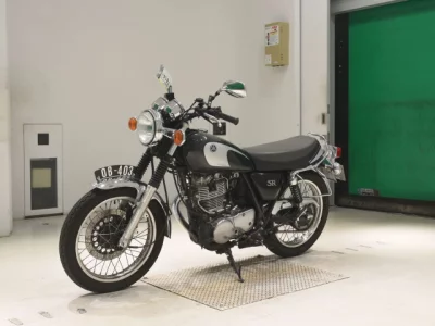 Yamaha SR400-5
