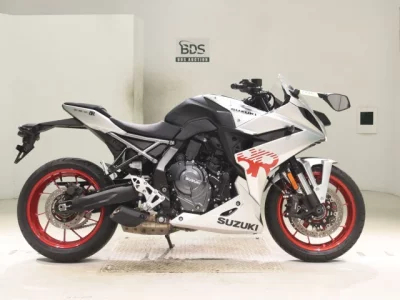 Suzuki GSX-8R
