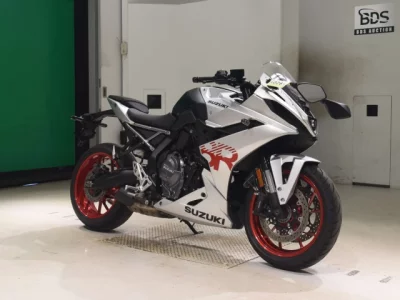 Suzuki GSX-8R