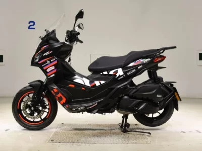 Aprilia  APRILIA SR GT 200