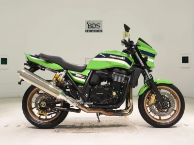 Мотоцикл из Японии Kawasaki ZRX1200