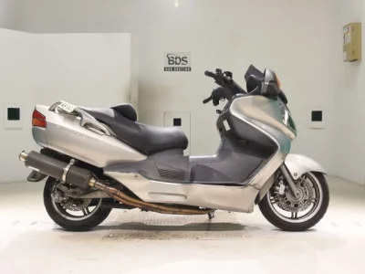 Suzuki SKYWAVE 650