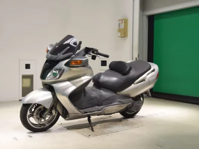 Suzuki SKYWAVE 650