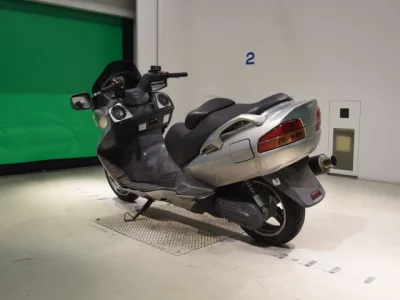 Suzuki SKYWAVE 650