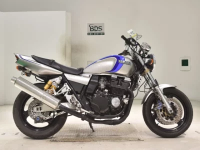 Yamaha XJR400R-3