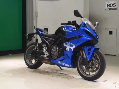 Suzuki GSX-8R