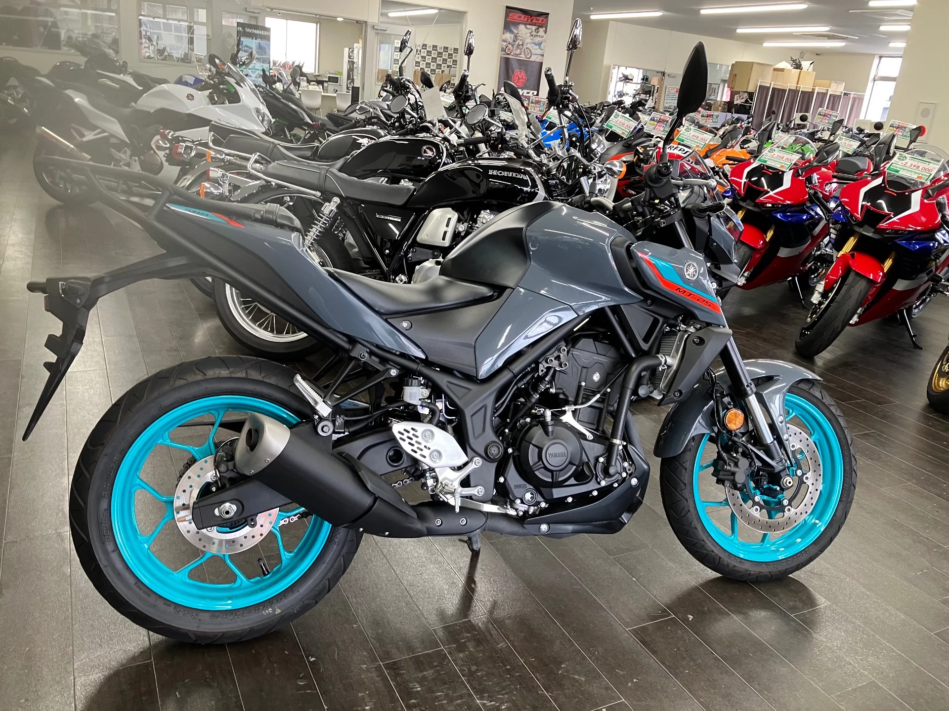 Yamaha MT-25