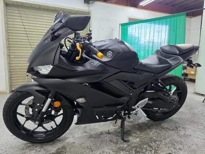 Yamaha YZF-R25 ABS