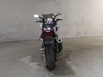 Yamaha FZ400