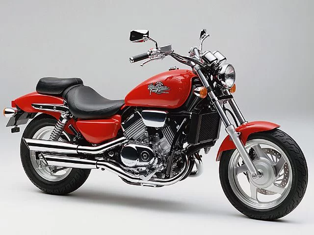 Honda Magna